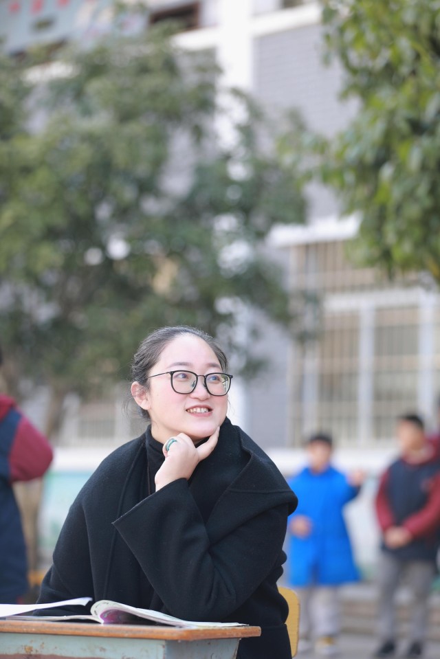 陈佳 雨湖区曙光学校党支部书记、校长.jpg