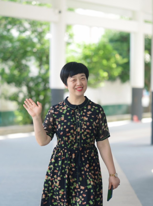 毛蔚霞.jpg