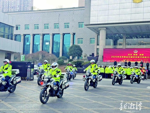 600-xxt2025-01-15～1｜各交警大队奔赴岗位开展道路交通安全守护行动。 （本报记者 熊婷 摄）2873.jpg