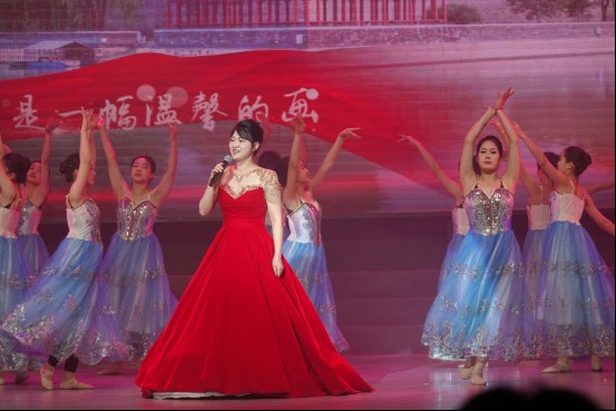 湘潭市第二中学2025 年迎新文艺汇演871.png
