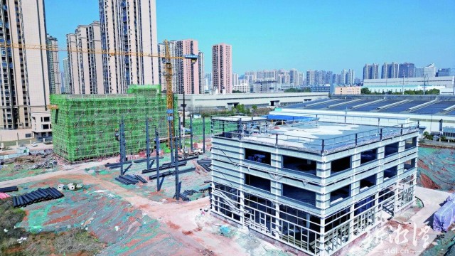 600-xxt2025-03-29～1｜汉和科技智能制造装备产业基地项目建设现场。（本报记者 汤俊 摄）412e.jpg